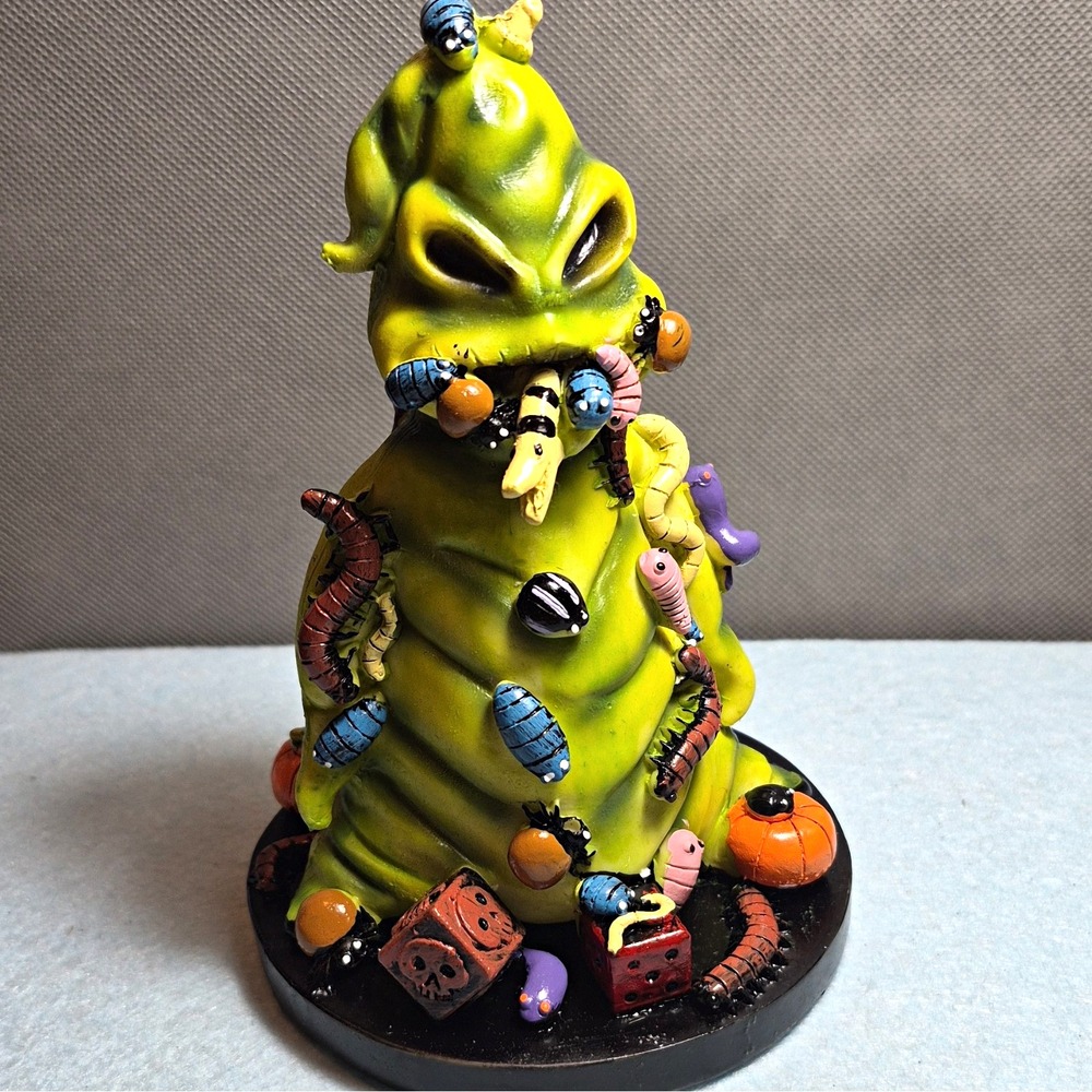 Green Oogie boogie Monster Figurine w/ Pumpkins Worms & Bugs Resin nightmare b 4